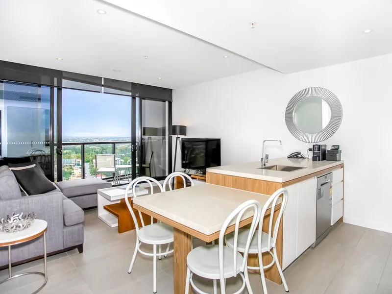 Fully Furnished Apartment in Sought-after Building