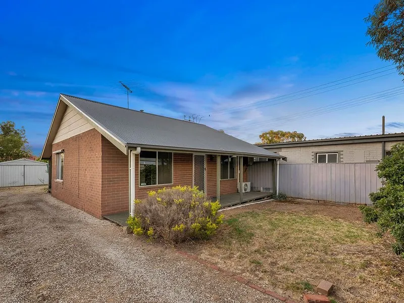 2 Bedroom Neat Home!