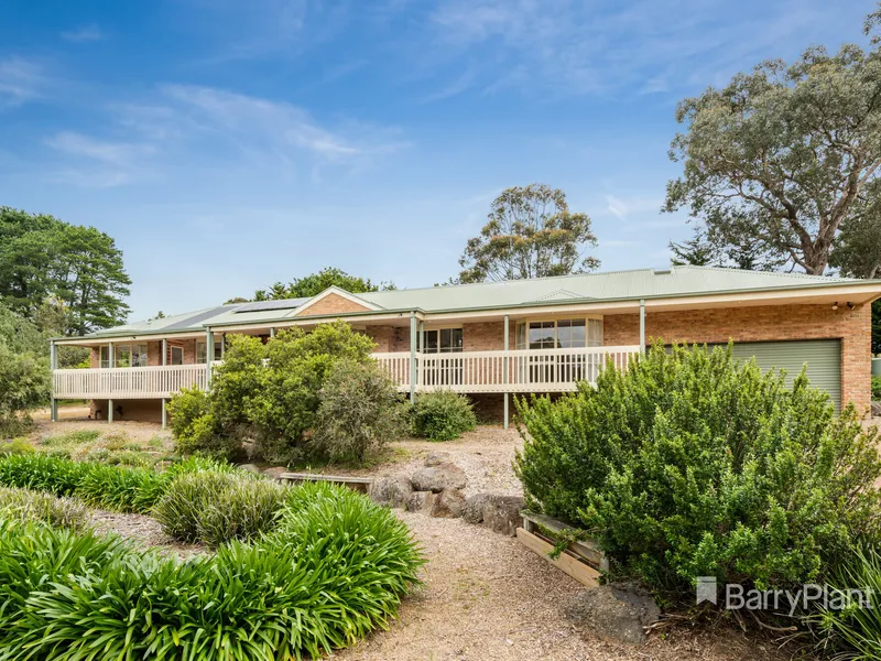 Dream opportunity for tradesmen and families on 4,679m2