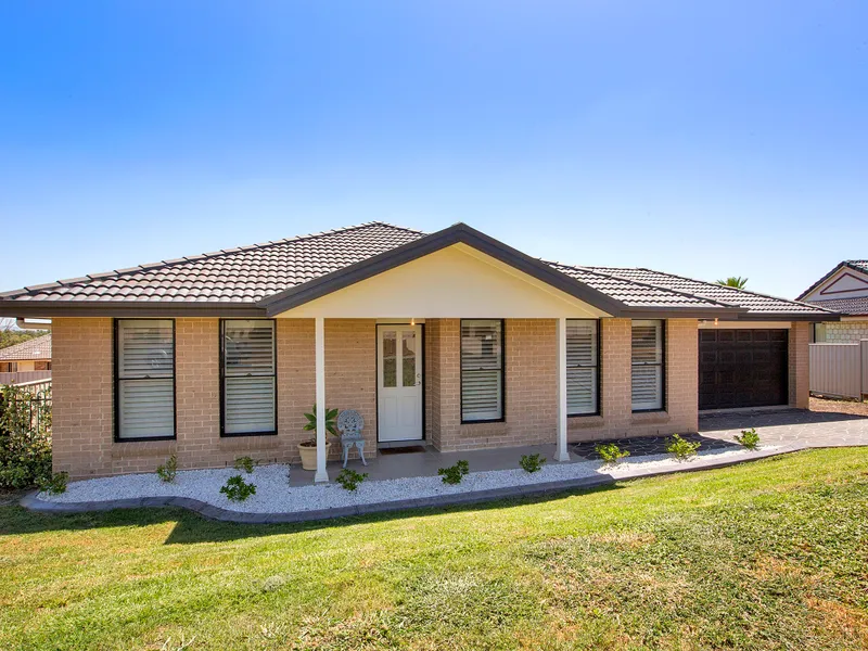 Large family home in Oxley Vale