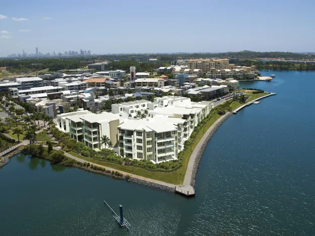 4x Bedroom Full Furnished Apartment - Lake Views