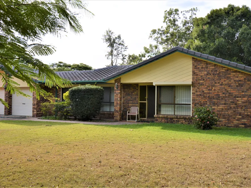 GREAT HOME ON LARGE BLOCK OF LAND WITH DA APPROVAL!!!