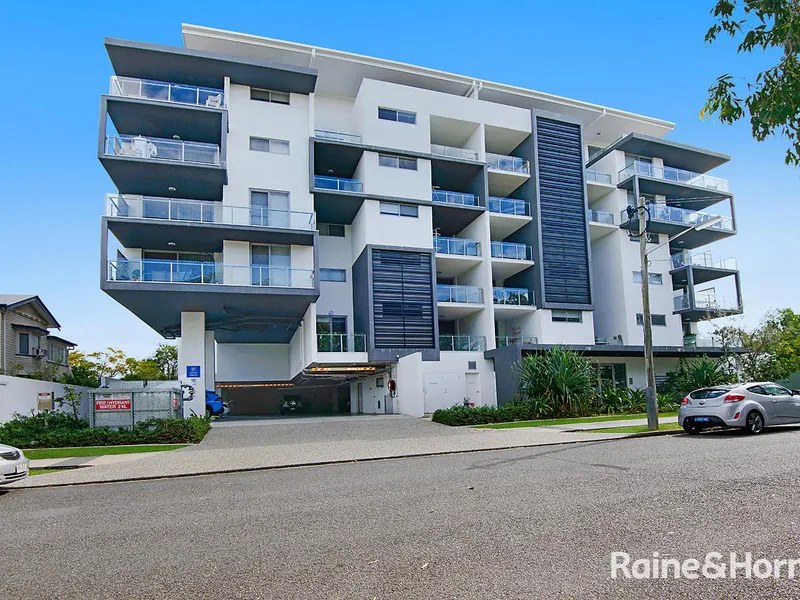 Modern Apartment in Fantastic Location- Priced to Sell!