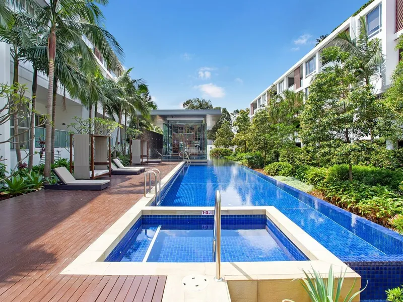 STUNNING AS NEW APARTMENT