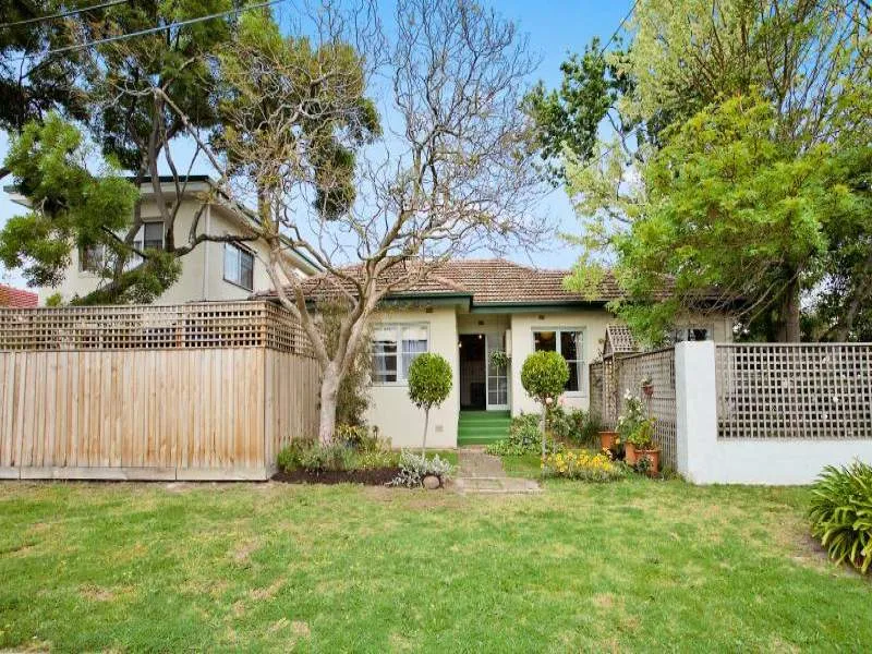 Family home in convenient location!