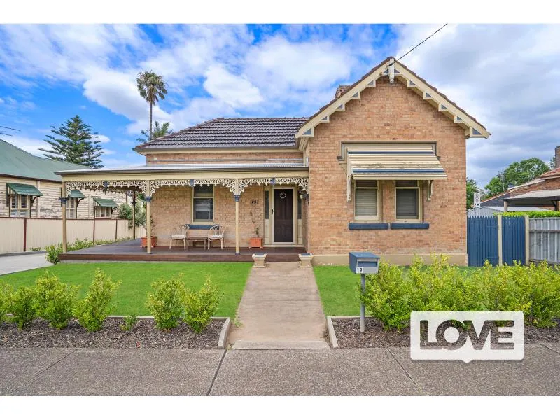 Picture Perfect Period Style Home – Offers Over $580 per week