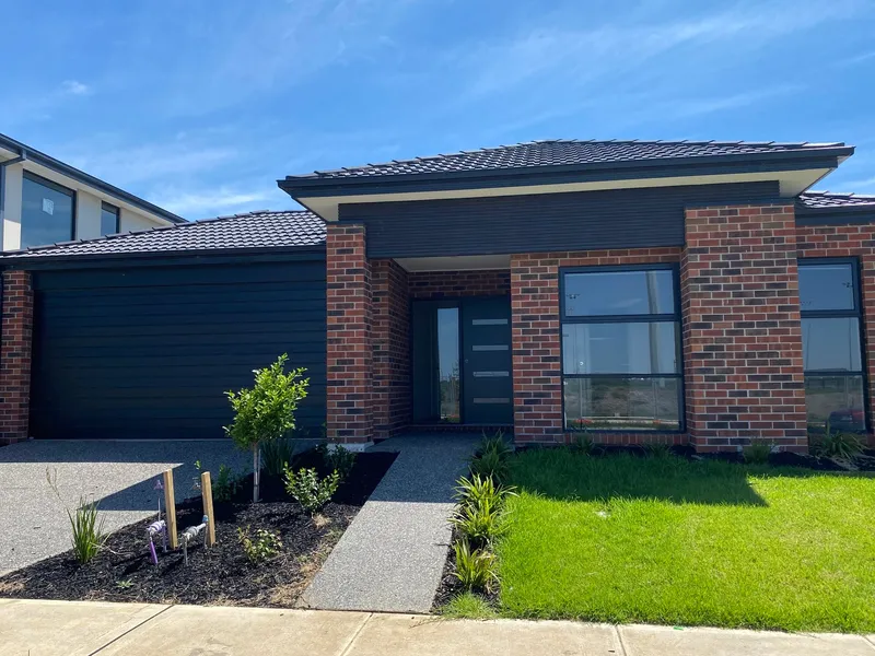 BRAND NEW 4 BEDROOM HOUSE!