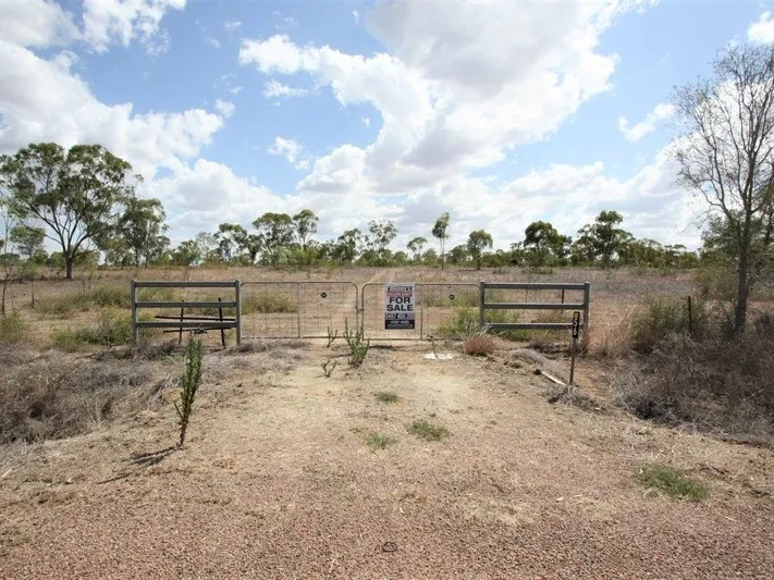 20 ACRES - TOWN WATER - BORE