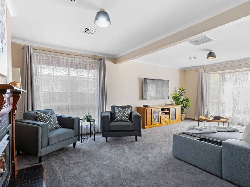 Perfectly appointed family living in the heart of Woodcroft.