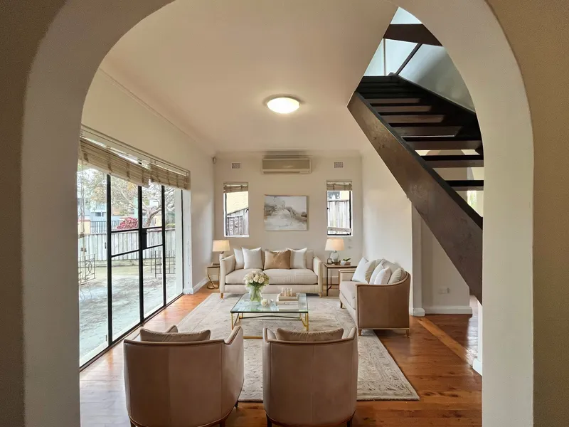 Bright and airy stand alone home with parent retreat