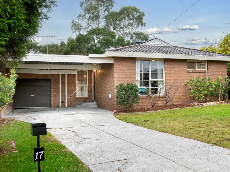 720 sqm (approx.) of family space and a coveted parkside location