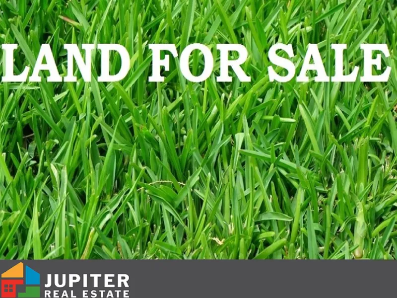 TITLED BEST LOCATION IN THORNHILL PARK WITH EASY ACCESS!!