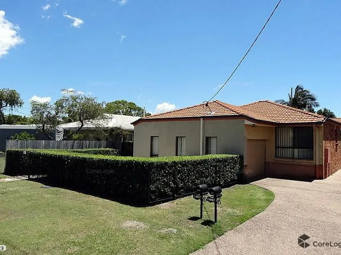 3 BEDROOM DUPLEX - WALK TO BROADWATER