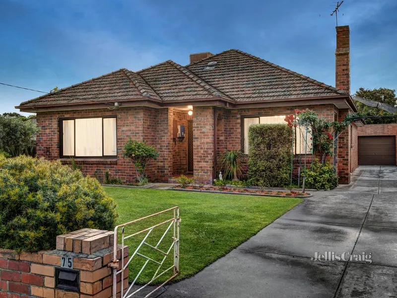 SUPERB FAMILY SPACE IN THE MCKINNON HIGH ZONE