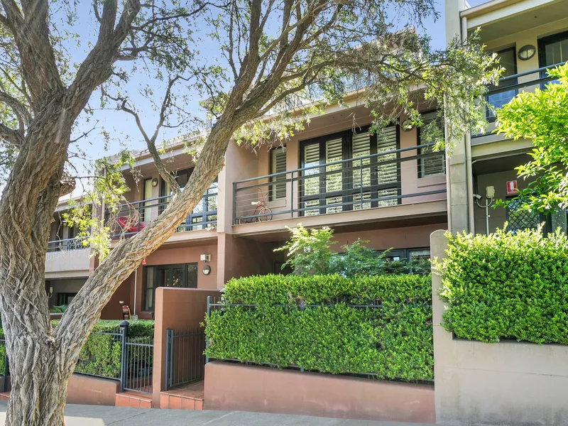 Expansive contemporary home in growth location