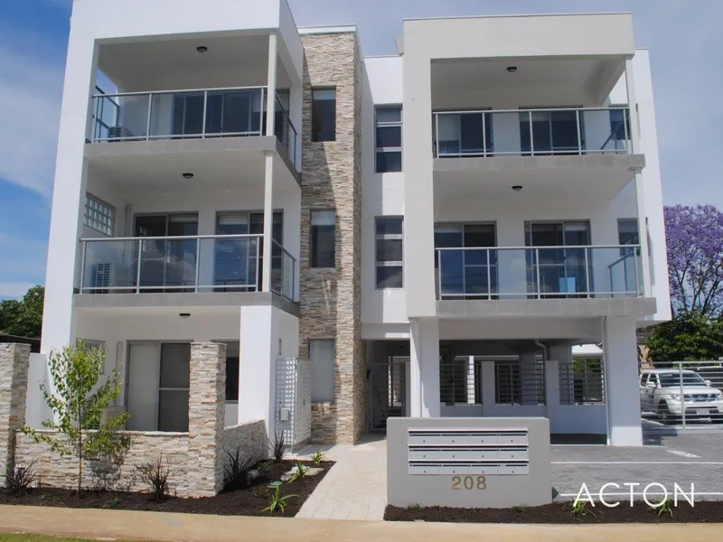 Spacious 2x2 apartment with courtyard