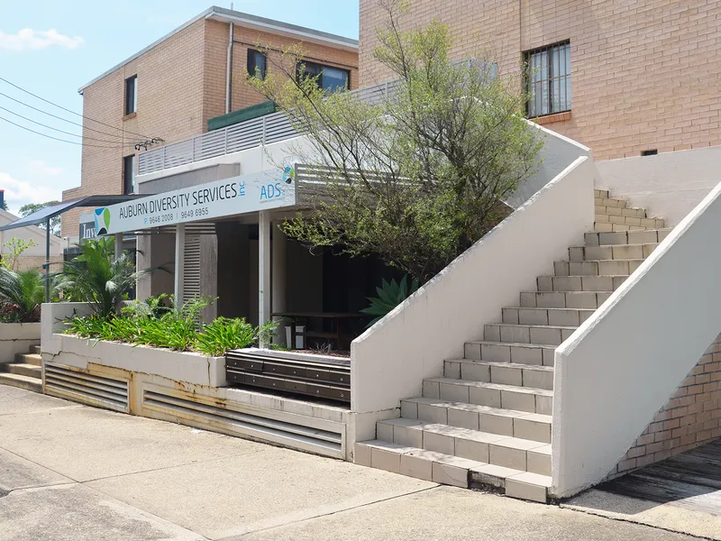 Spacious Split-Level Unit!