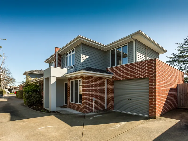 Privacy in Central Location