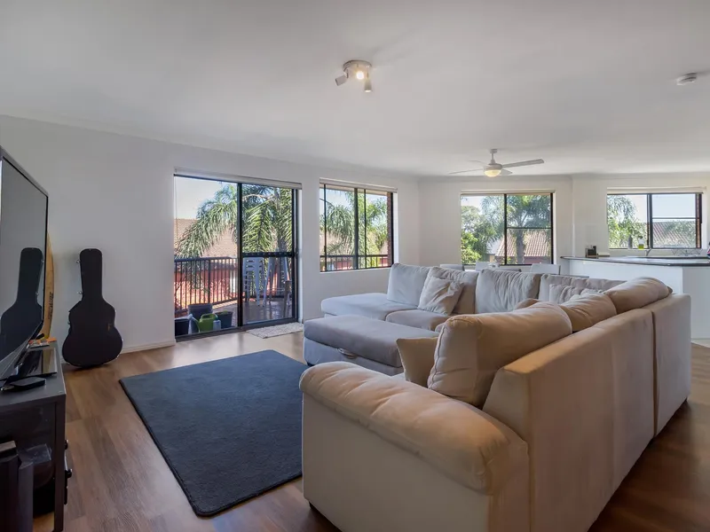 MODERN SPACIOUS 2 BEDROOM UNIT WITH OPEN KITCHEN LIVING THAT OPENS OUT ONTO A VERY GOOD SIZE BALCONY. 2 GOOD SIZE BEDROOMS.
