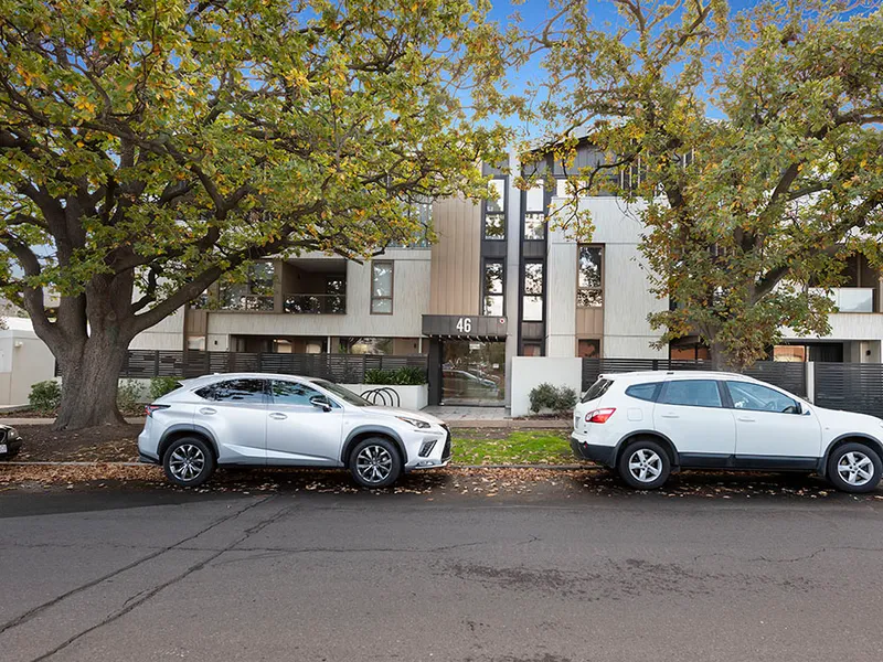 Apartment Living - Ideal Location!