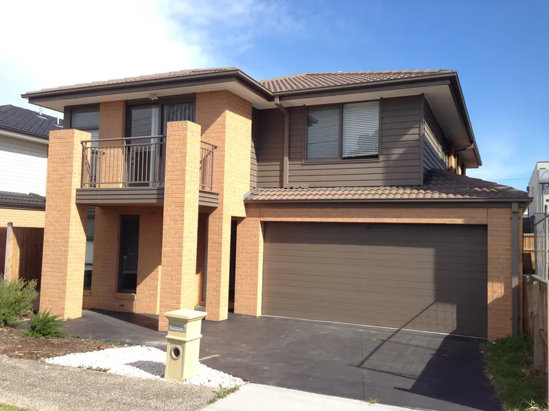 AVAILABLE FROM 5TH OF MAY Walk to the greatness of Chelsea 