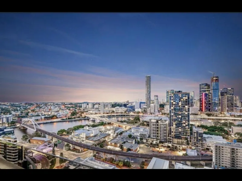 Luxury 3 bedrooms with nice river and city view apartment in South Brisbane