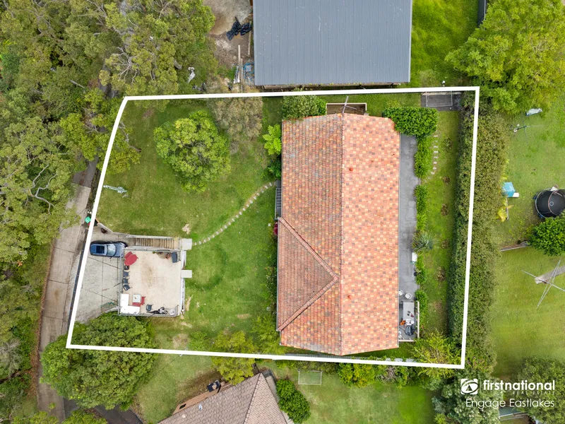 Charming 3 Bedroom Family Home with Study on Expansive 1189m² Block