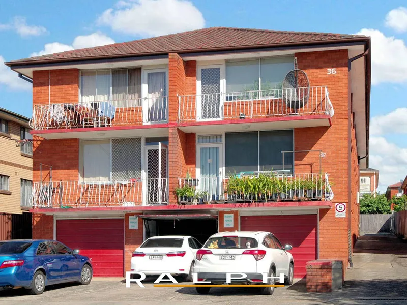 Bright & sunny 1 bedroom residence in super rare price point