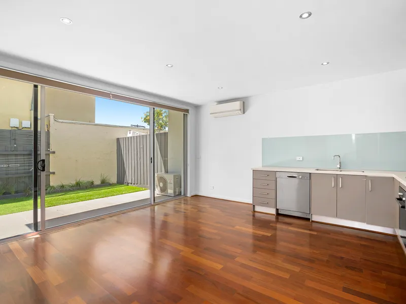 A Sun Splashed Sensation with Huge Courtyard