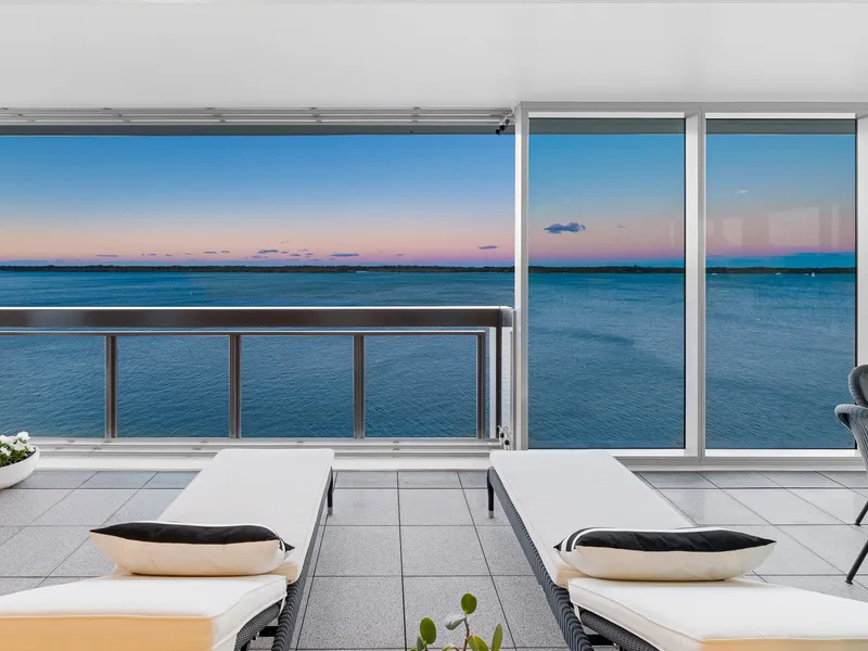 Ephraim Island Penthouse Overlooking the Broadwater
