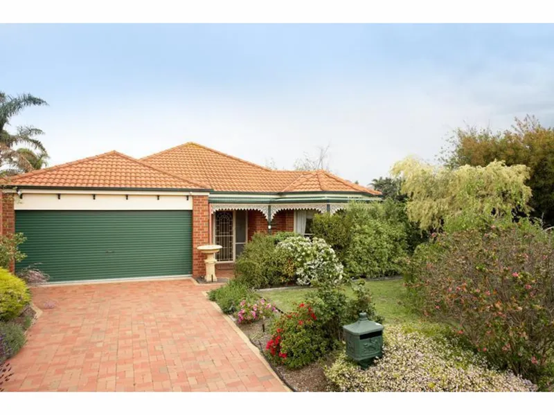 Large family home, Golf Course Access Included