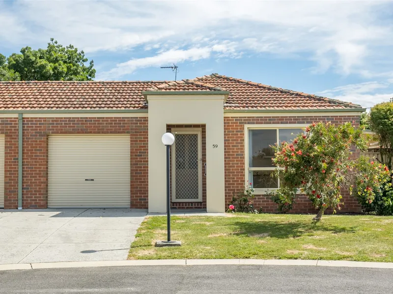 Picturesque Court Location