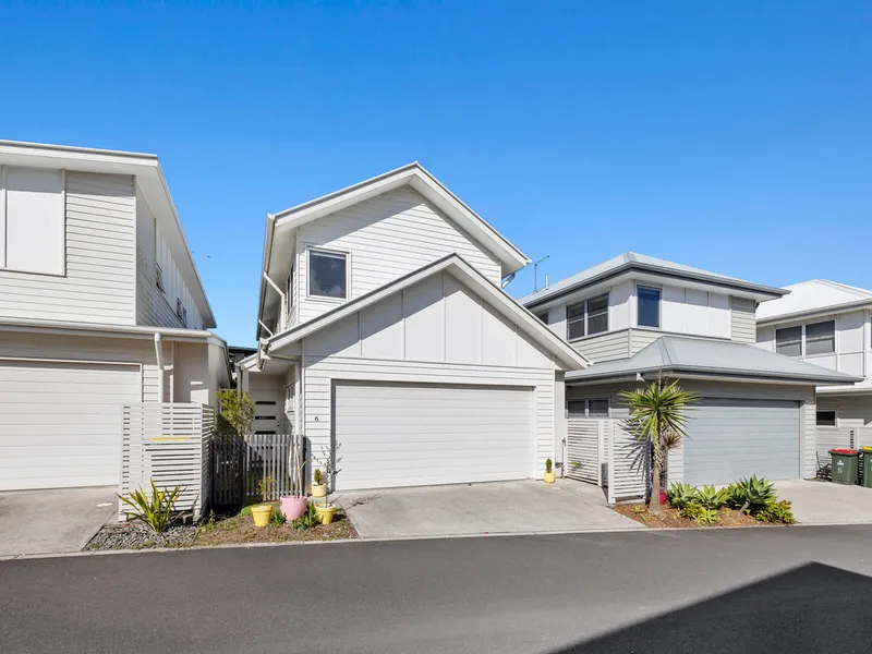 Highly Desirable Located in a Small Complex