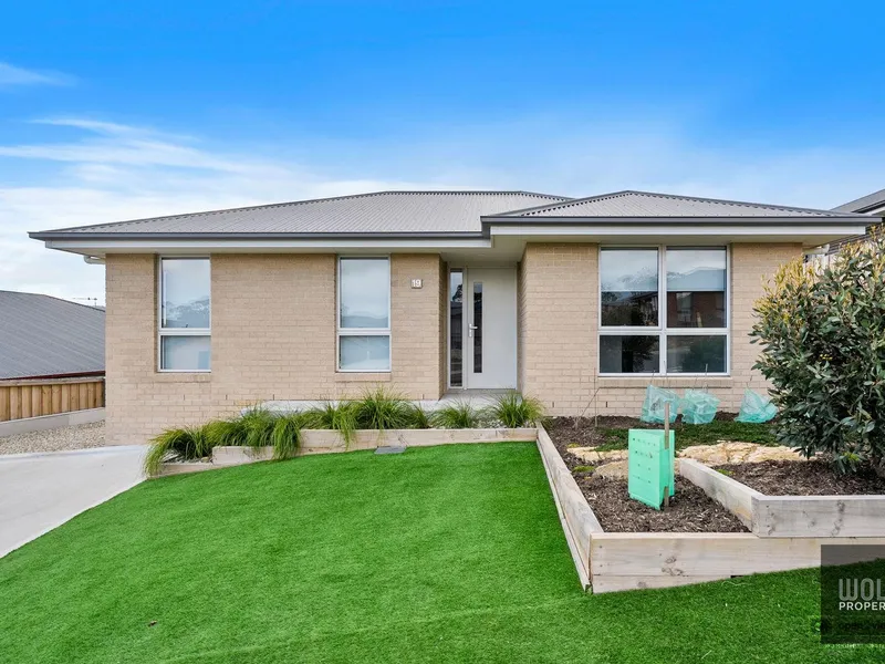 Modern 3-Bedroom House in Risdon Vale