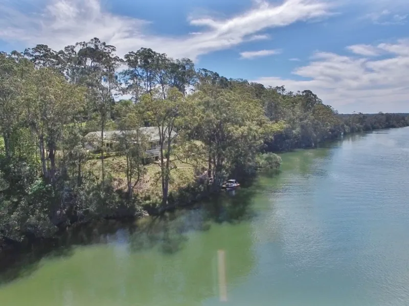 YOUR WATERFRONT LIFESTYLE STARTS HERE!