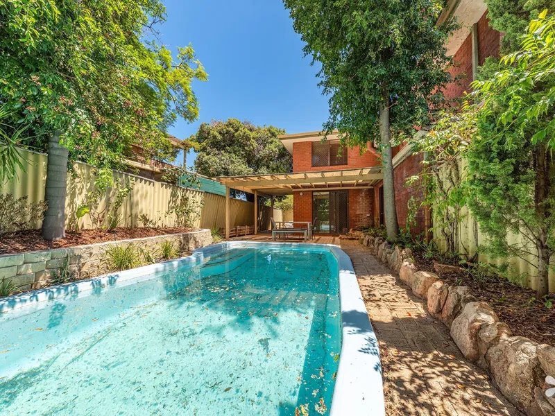 Fabulous Location With Private Swimming Pool