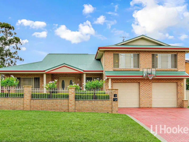 Stunning Split Level Home on 1009m2 Block