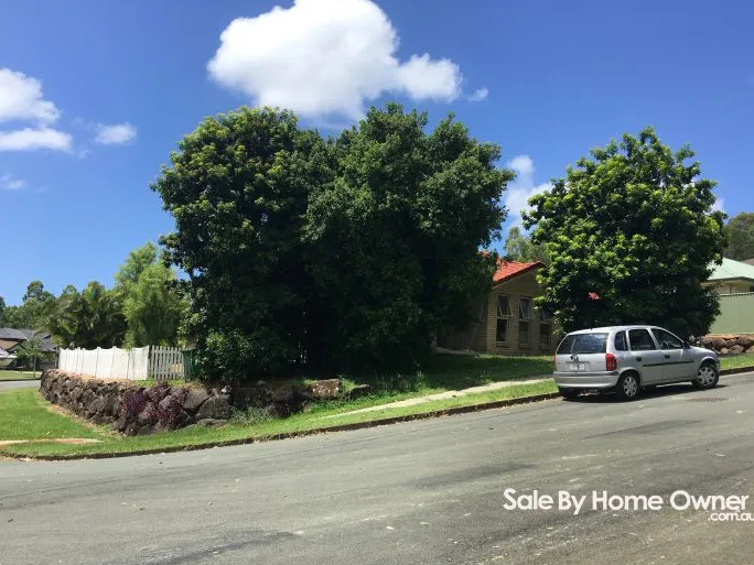 POSITION - POSITION - POSITION - Perfect Position - Large House With Backyard and Frontyard