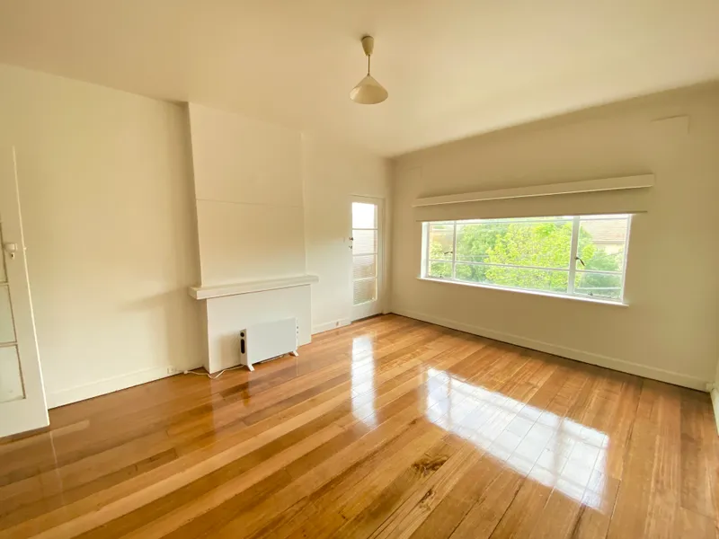 Refurbished Art Deco apartment