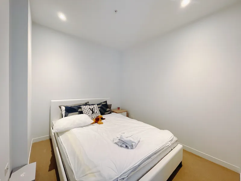 Melbourne CBD-Fully furnished 1-bedroom apartment next to RMIT University