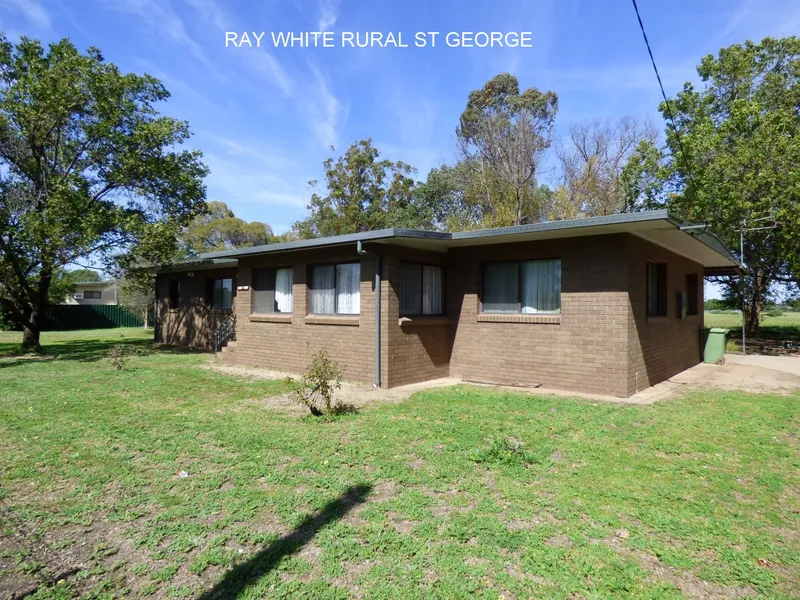 5 BEDROOM BRICK HOME