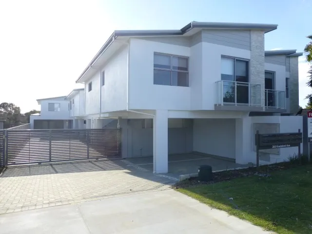 WALK TO BELMONT FORUM!