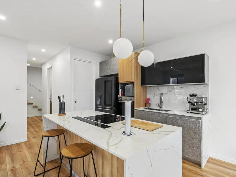 LUXURY MODERN DUPLEX