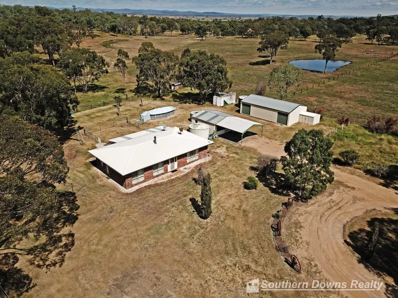 SOLID HOUSE AND ACREAGE PACKAGE JUST 15KM EAST OF WARWICK!
