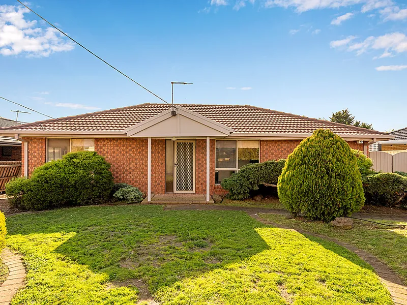 Conveniently Positioned Family Home!