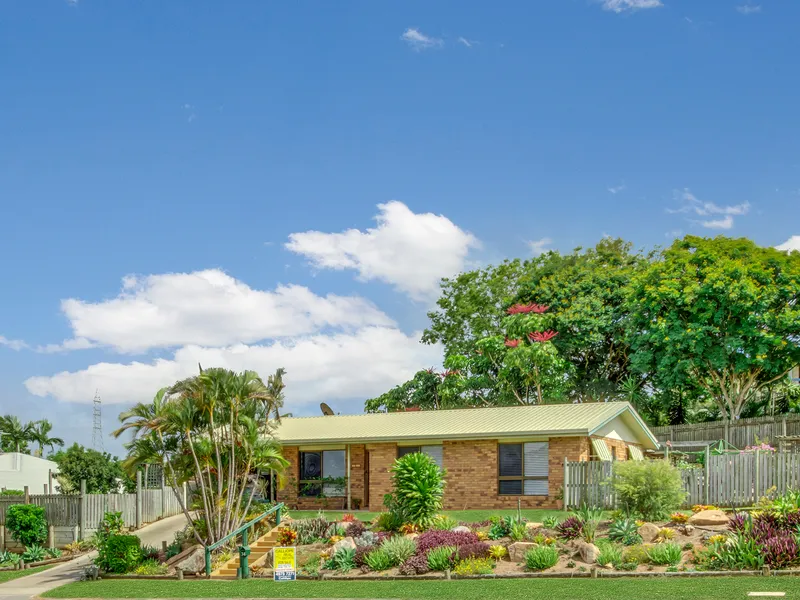 Entertainer with Magic Garden