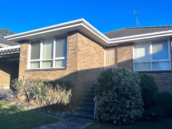 Park Yourself Here - Sensational Location With Surrey Gardens Directly Opposite