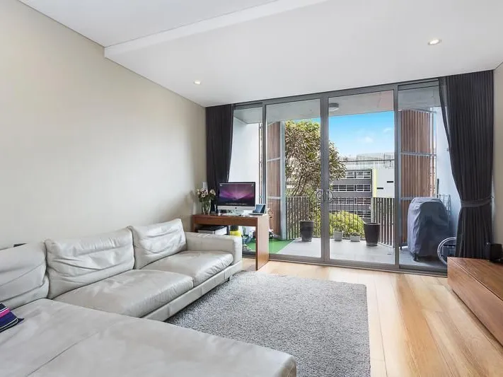 Fantastic Top Floor One Bedroom Apartment In The 'De Node' Complex