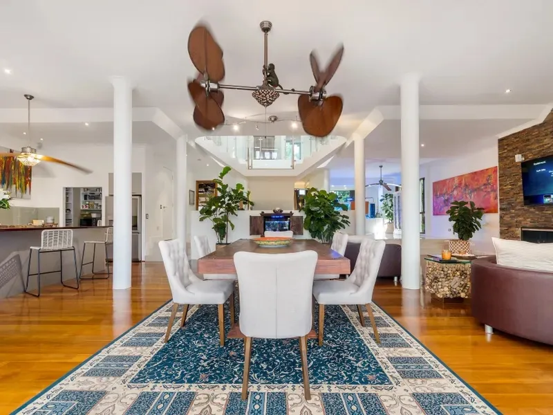 Resort - Style Luxury With Awe-Inspiring Views of the Surfers Paradise Skyline!