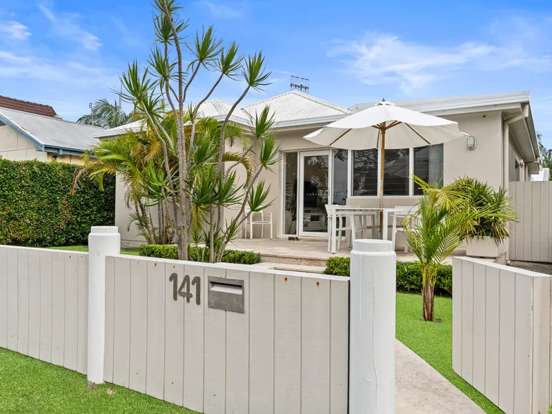 Looks, Location, and Lifestyle!